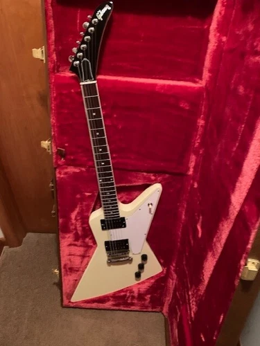 2023 Gibson '70s Explorer - White EX+ Condition