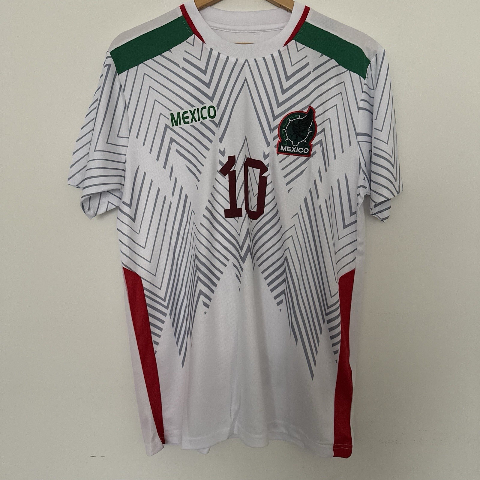 Mexico Soccer Futbol Jersey. Size Large L. White #10