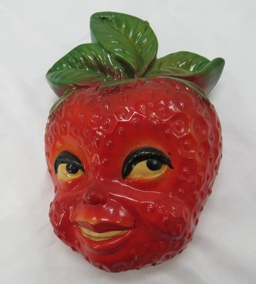 VTG Anthropomorphic Strawberry String Holder - Preowned