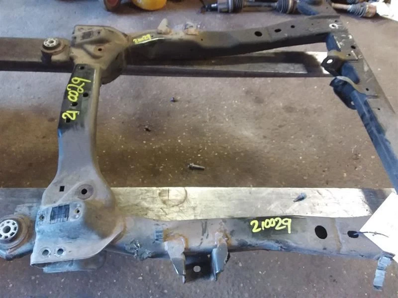Crossmember/K-Frame delantero AWD compatible con 12-14 LACROSSE 335632 Foto 3 de 4
