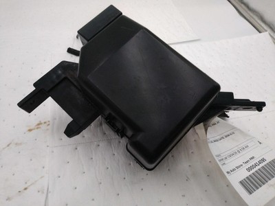 2008 Suzuki SX4 OEM Used Fuse Box 2.0L White 3660180J61 93K Miles