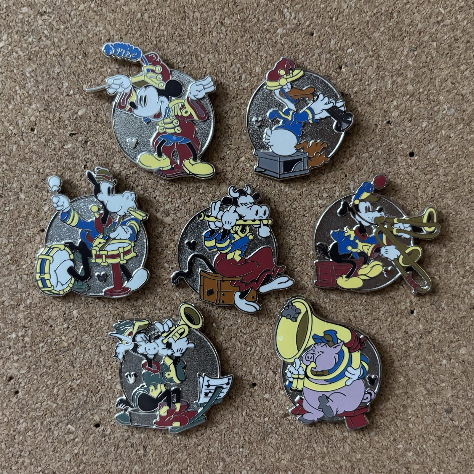 DLR Hidden Mickey Series 2010: The Band Concert Collection FULL SET WITH CHASERS