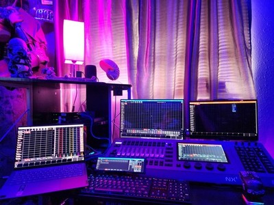 Obsidian Onyx NX1 Light Console With Case