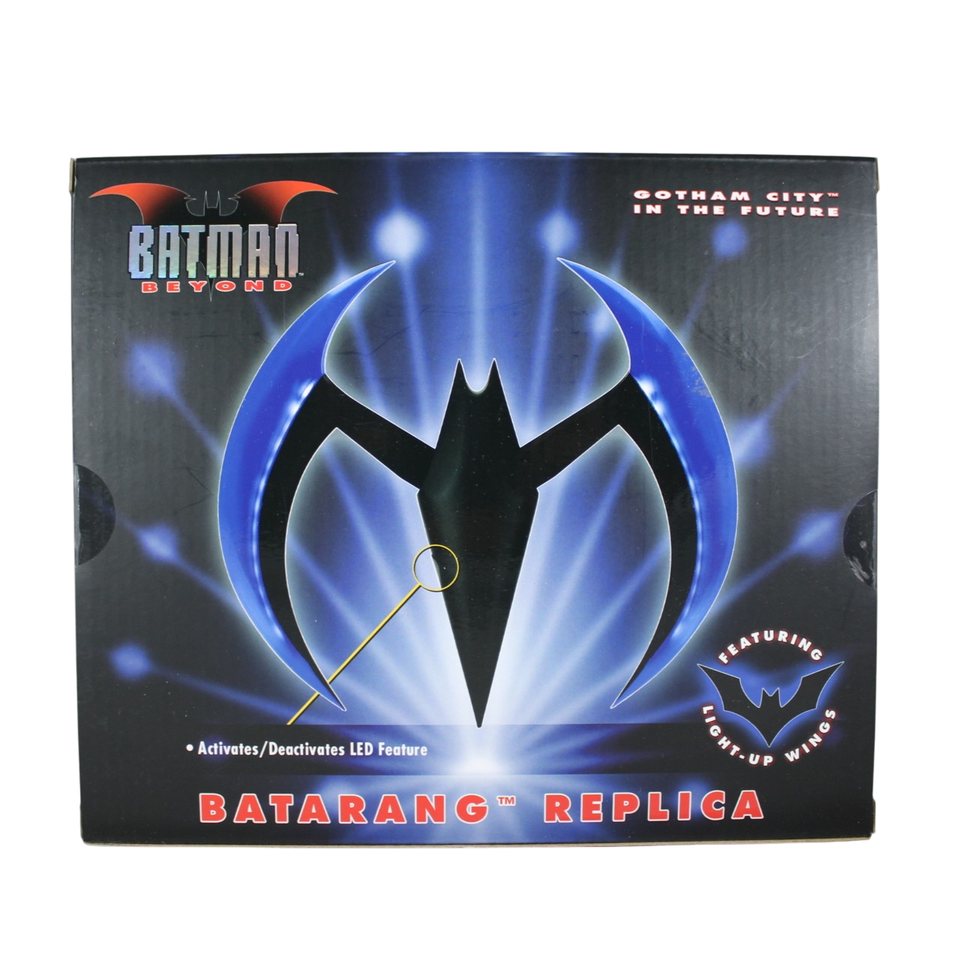 Réplique Batarang Rouge NECA - Batman Beyond - Accessoire Collector DC Comics