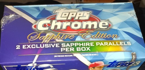 2023 Topps Chrome Sapphire Baseball Hobby Box In Hand - Imagen 3 de 3