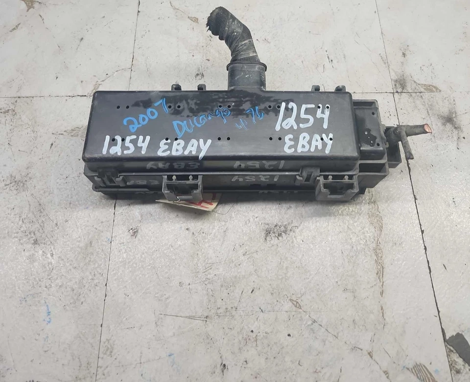 Dodge Durango 2007-2009 bloque de relé de fusibles caja de fusibles motor 4,7 L 5,7 L bajo capó OEM Foto 2 de 4