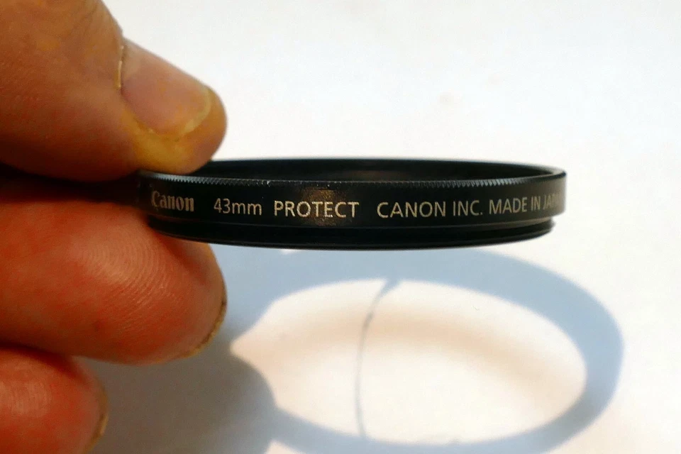 Canon 43mmm Filter clear protection - DAMAGED, Cracked glass ring good - Image 3 of 4