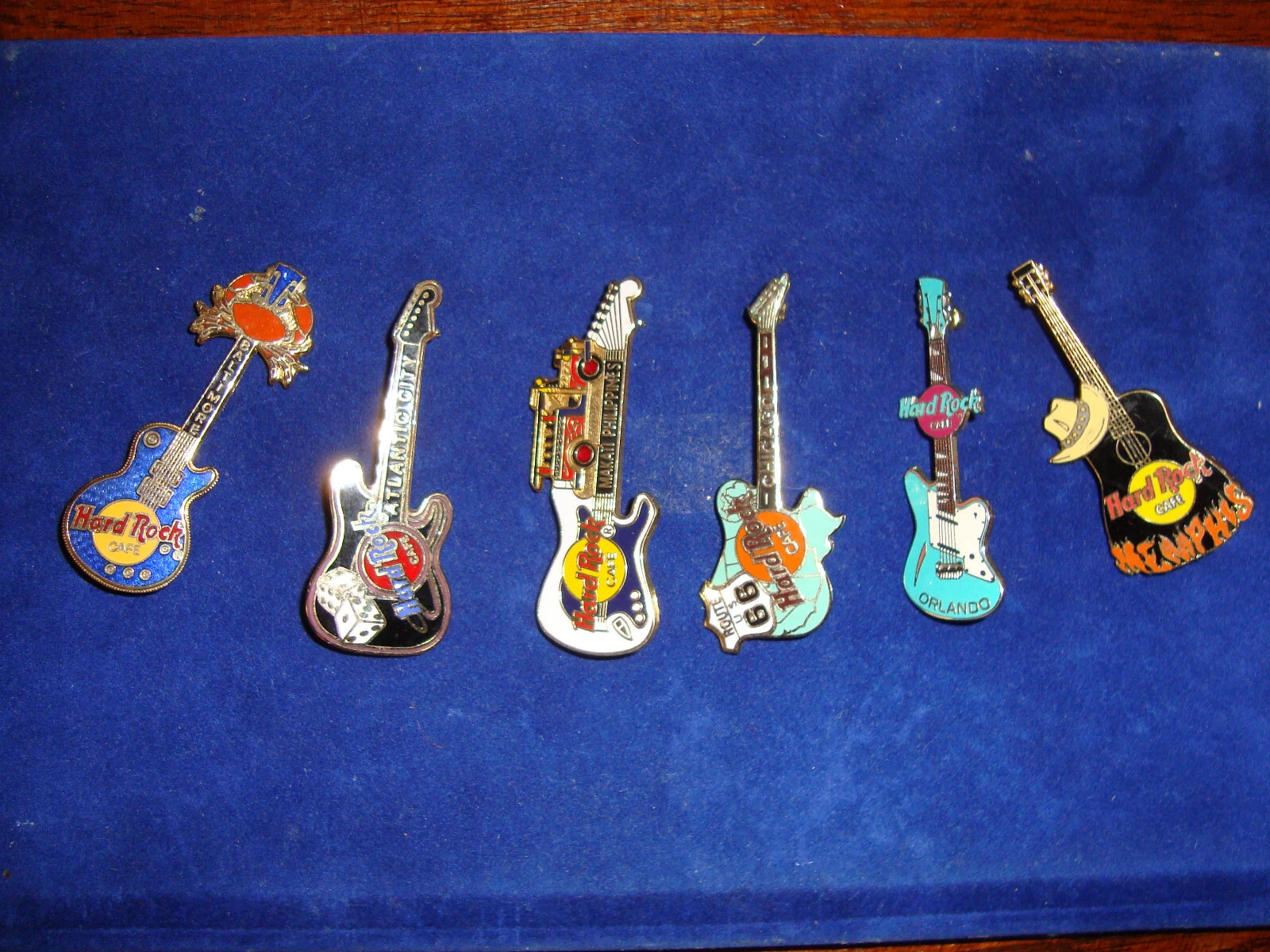 LOT OF 6 VINTAGE HARDROCK CAFE GUITAR PIN DIFFERENT CITIES GREAT!