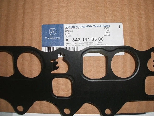 NEW Genuine Mercedes-Benz OM642 Inlet & Exhaust Manifold Gasket  
