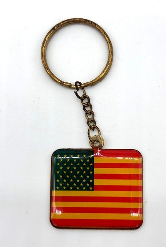 Vintage American Flag Keychain With Veterans Of Foreign Wars Emblem - 第 1/6 張圖片