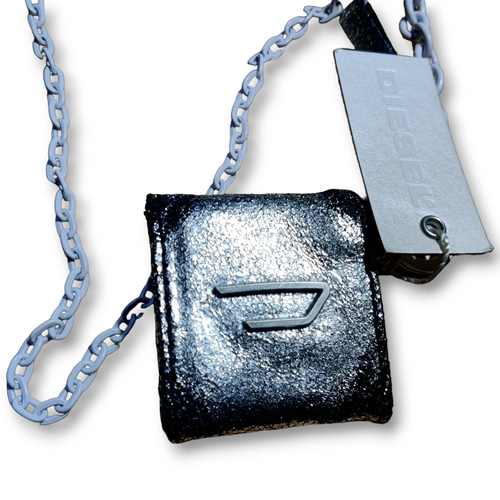 Bolsa para gadgets de cuero encadenado Diesel ¿Estuche para condón nuevo con etiquetas? - Imagen 4 de 4