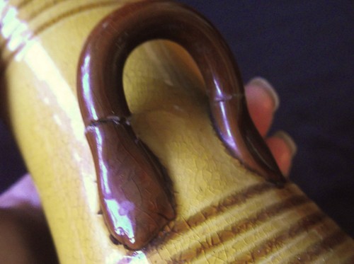 VERY OLD TREACLE GLAZE ART TERRACOTTA POTTERY VASE WITH RESTORED HANDLE - Picture 5 of 5