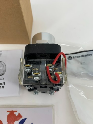 Allen-Bradley 800T-PT16 Illuminated Momentary Pushbutton 120V Pilot Light - Picture 5 of 7
