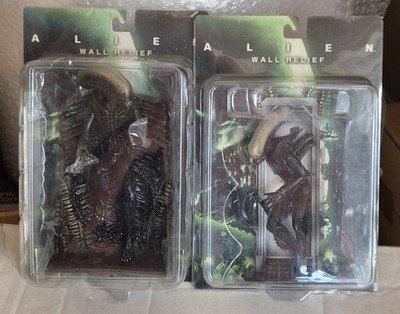 Sota Toys X-Plus Alien Wall Relief x 2 2004