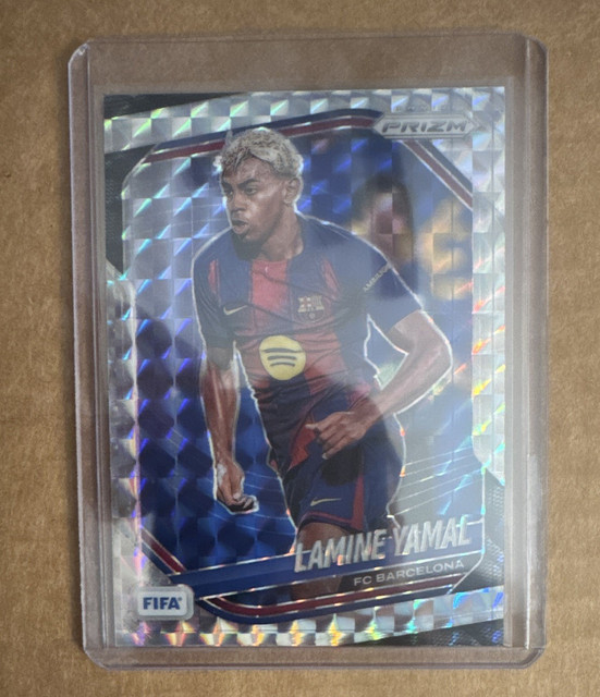 Panini Prizm FIFA 2025-26 Lamine Yamal FC Barcelona #245 Mosaic Prizm