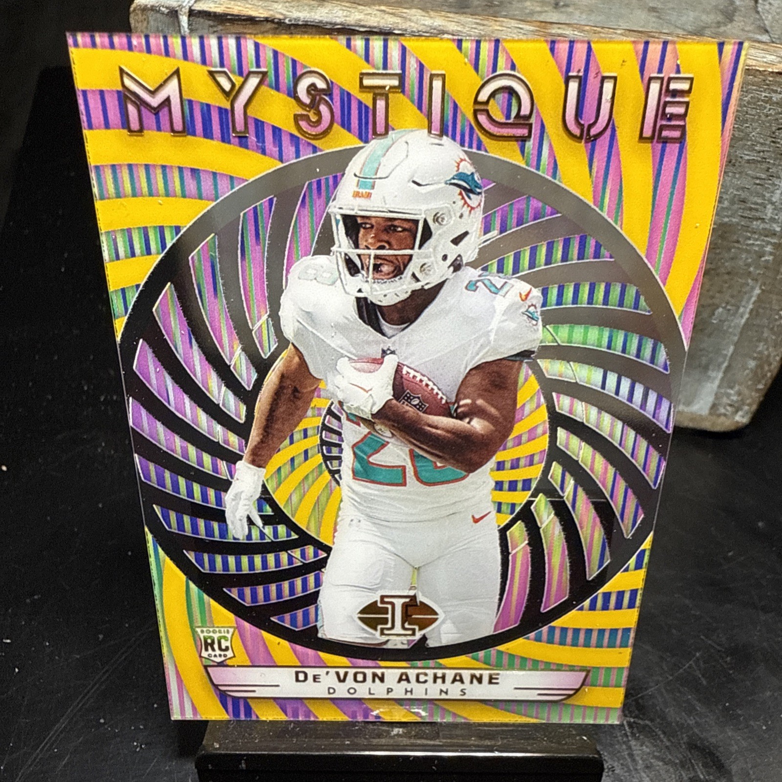 2023 Panini Illusions De'Von Achane Mystique Gold /25 #9 RC Miami Dolphins