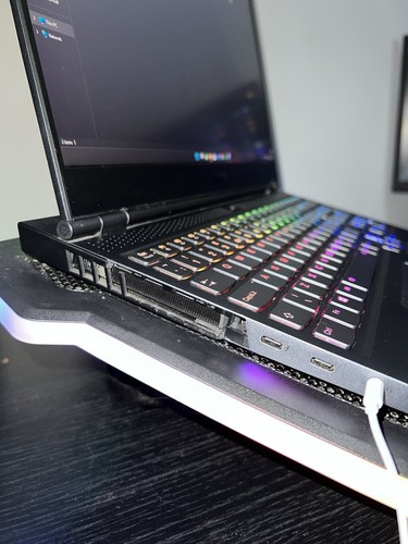 Lenovo Legion 7i Gaming Laptop - Picture 5 of 15