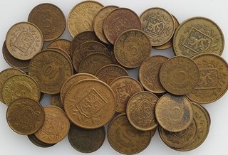 Finland 5 Markkaa a.1930 1950 a. 40 Pcs. Lot. Aluminum bronze/brass. 253g