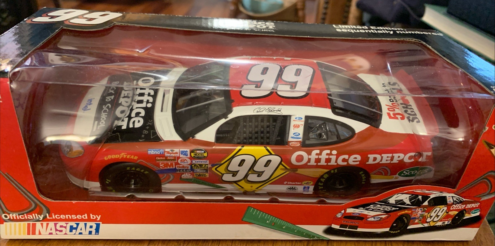 1/24 Team Caliber 2005 Diecast NASCAR Office Depot Carl Edwards #99