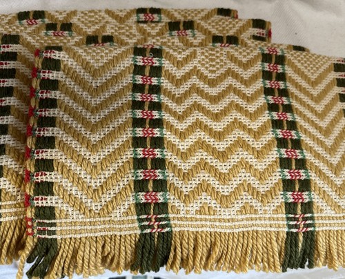 4 Vtg Retro 70s Gold Green Red Woven Wool Placemats Set MCM - Picture 5 of 6