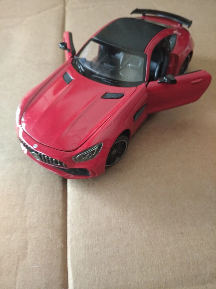 Modellino Mercedes GTR AMG in Ferro scala 1: 24 Rosso  - Immagine 4 di 4