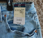 SUMMER IS COMING - NICE SZ 22W PLUS WM JEAN SHORTS TERRA & SKY — photo 2