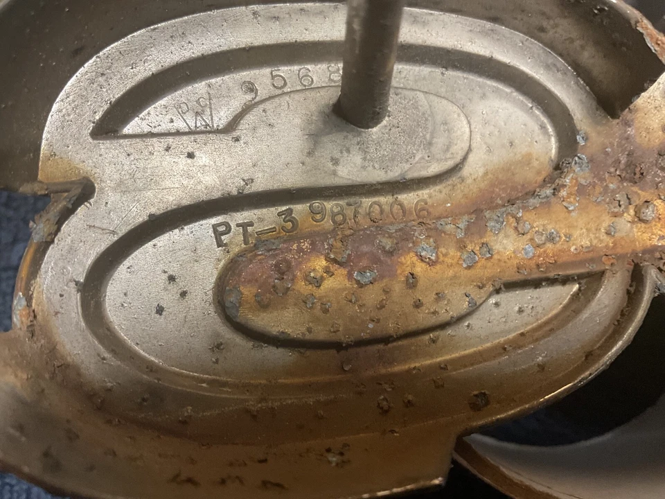 Chevy Chevelle El Camino SS 71 emblema parrilla original 3987006 Foto 4 de 4