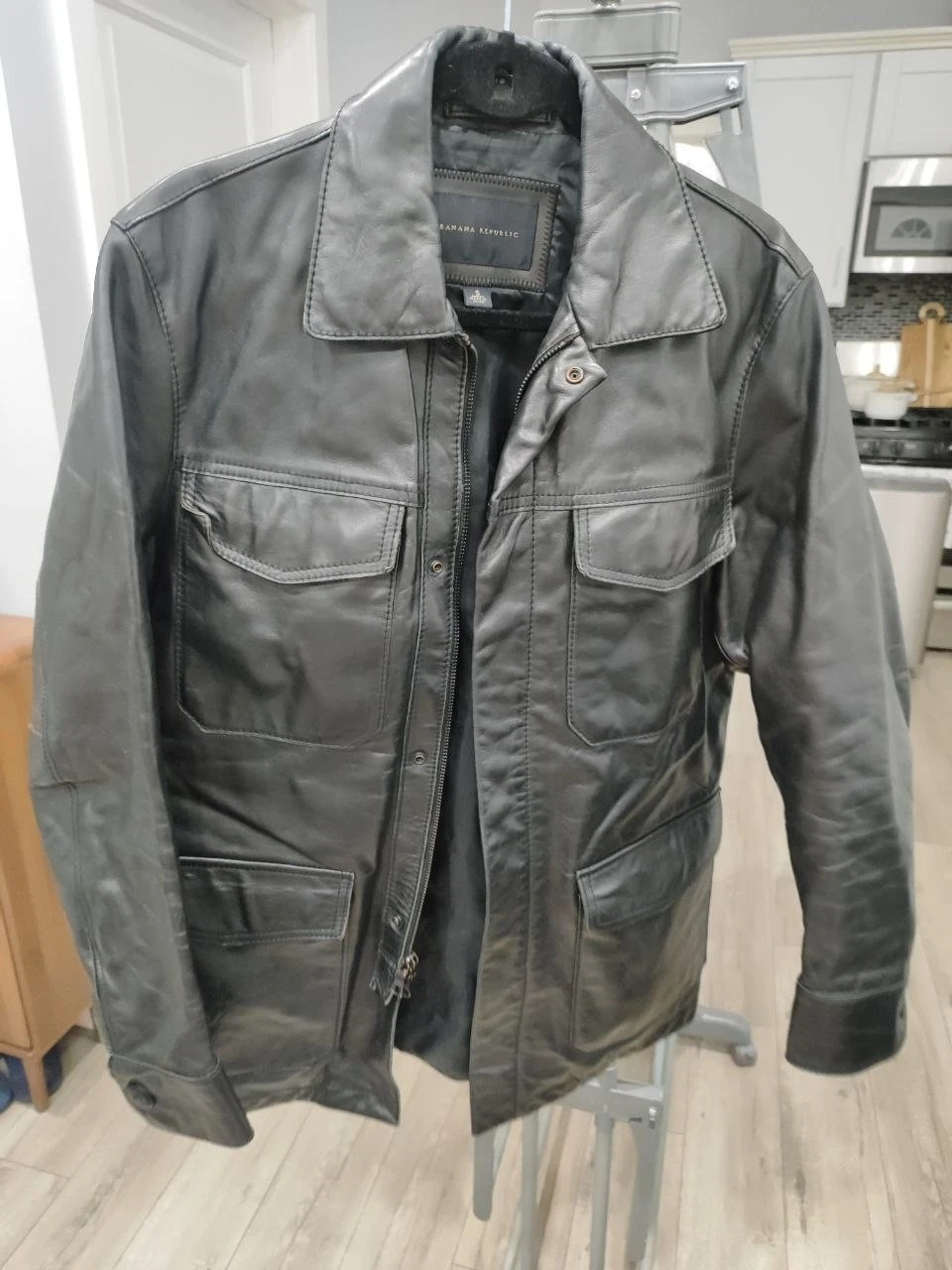 Banana Republic Men's Genuine Leather Field Jacket – Size S image 2