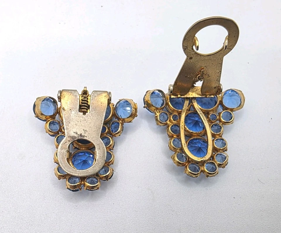 Vintage Czechoslovakia Blue Faceted Glass Pair Of Dress Clips, Gold Tone Setting - Image 3 of 4