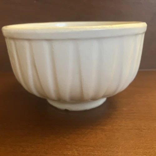 MCM Vtg McCoy USA 518 Creamy White Round Planter Bowl 5.5" Matte Finish