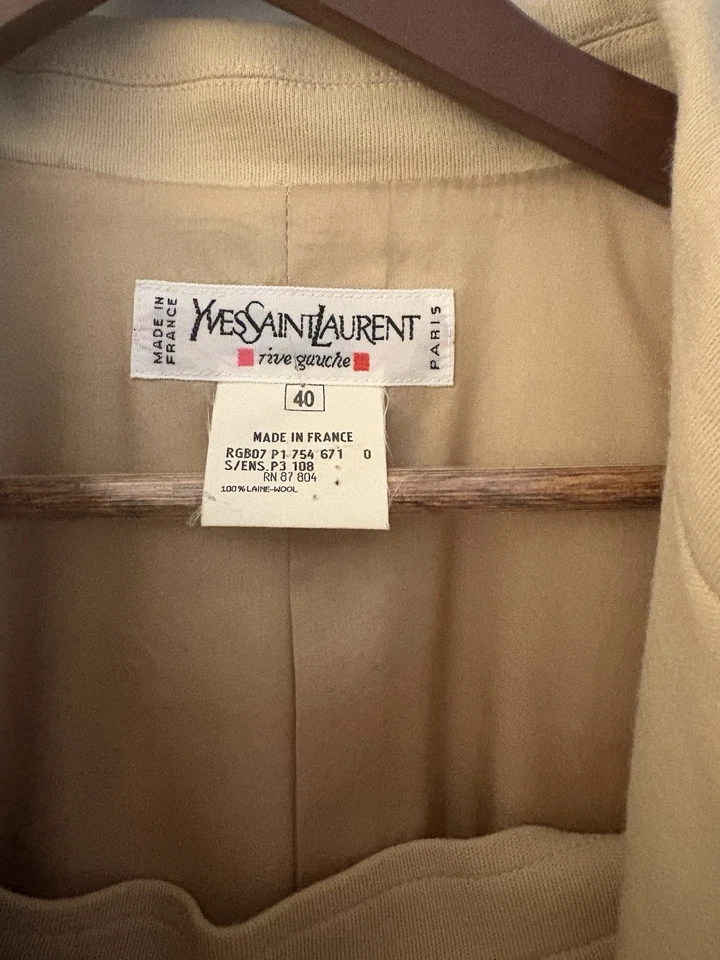 Yves Saint Laurent Rive Gauche 90 年代棕褐色军装裙套装 — 第 2/4 张图片
