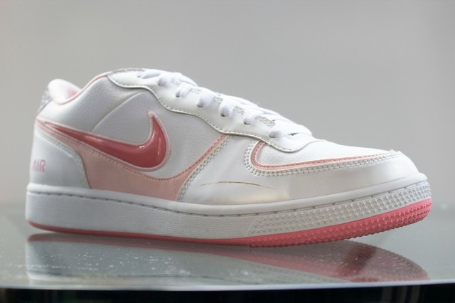white and pink uptowns