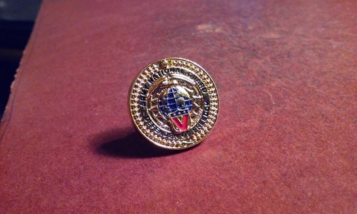 ARMY NATIONAL GUARD Gold-Tone Round Lapel or Tie Tack "Defender Of Freedom"
