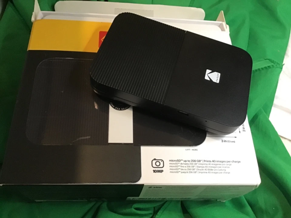 FAULTY KODAK Smile Instant Print Digital Camera   Slide-Open 10MP Camera - Image 3 of 4