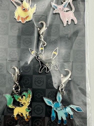 Eevee Evolution Umbreon Pokemon Center Metal Charm Key chain Nintendo - Picture 6 of 6