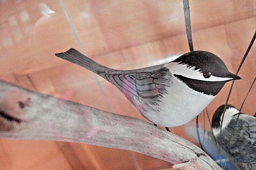 RARE Vtg. SIGNED Henry E. Menard & # HAND CARVED WOODEN CHICKDEES SCULPTURE - Picture 8 of 12