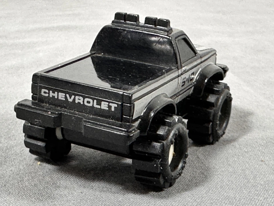 VINTAGE 1980s Schaper Mini Stomper Chevrolet S-10 Pickup 4X4 Offroad Chevy S10 - Image 3 of 4