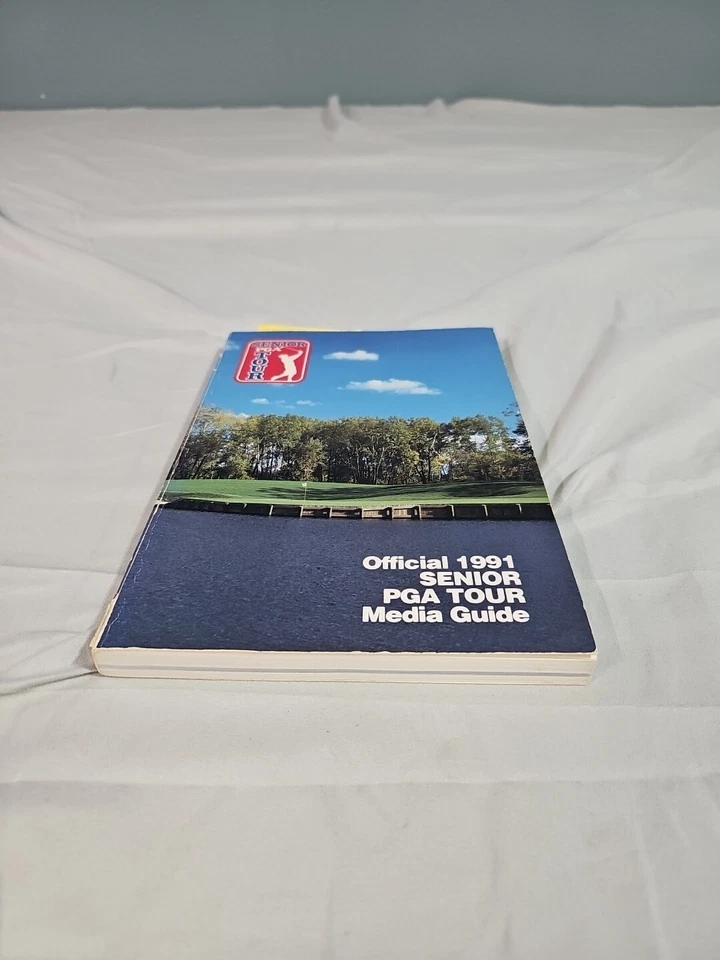 RARE Official SR PGA TOUR BOOK 1991 Media Guide 224 Page Paperback 71 Autographs - Image 2 of 4