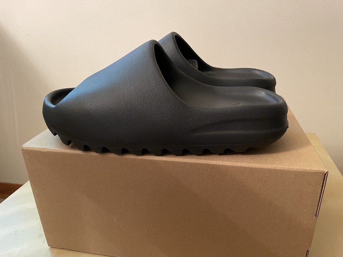 靴 YEEZY SLIDE US9 ONYX Yeezy Slides Dark Onyx: 9 | eBay
