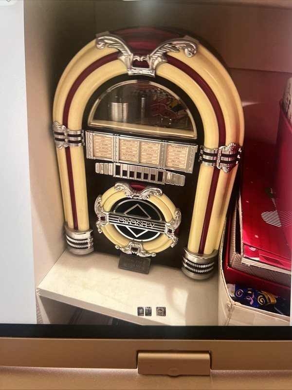 Vintage Thomas Collectors Edition Radio Crosley CR-11 1947 Jukebox