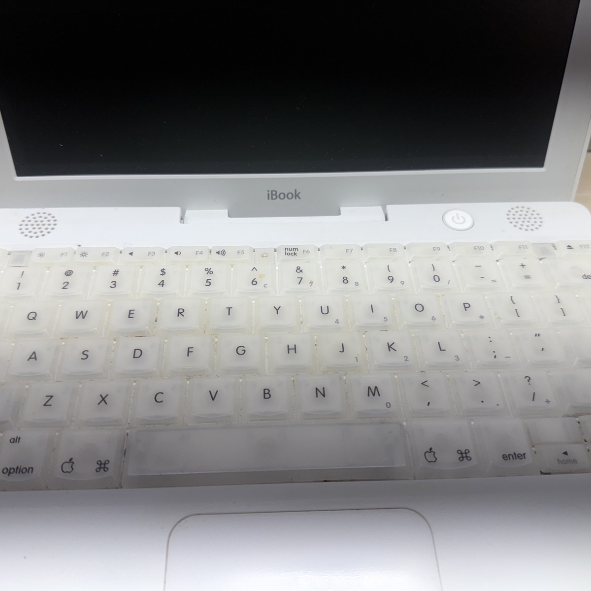 2002 Vintage Apple iBook A1005 700MHz 128MB RAM Laptop NO HDD NO