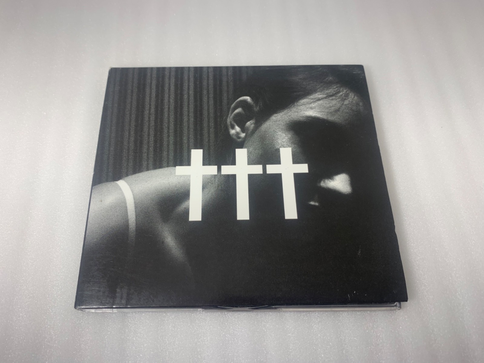 CROSSES  ††† - CHINO MORENO - 15 TRACK SUMERIAN LABEL 2014 CD ALBUM