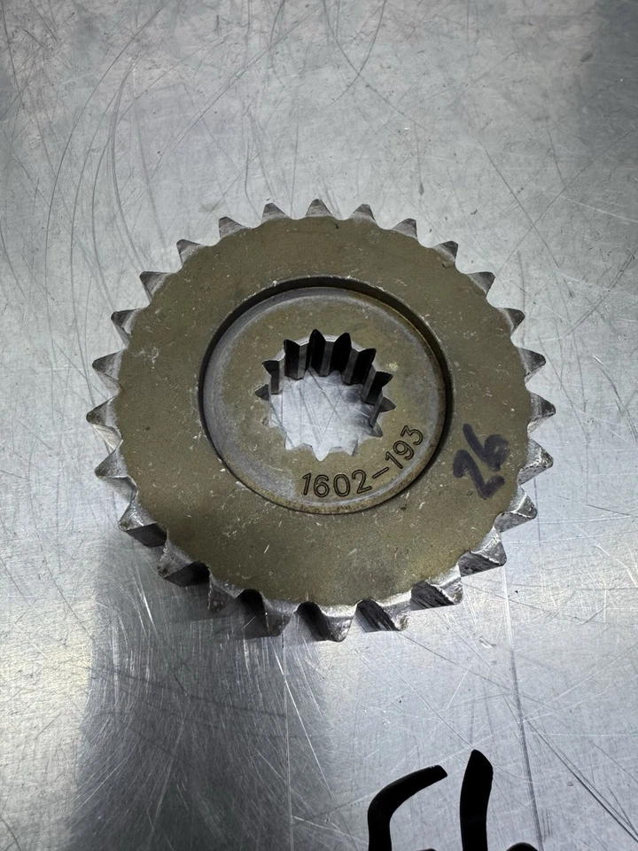 Engranaje de cadena de 26 dientes Arctic Cat OEM 2003 ZR 900 1602-193 Foto 2 de 3
