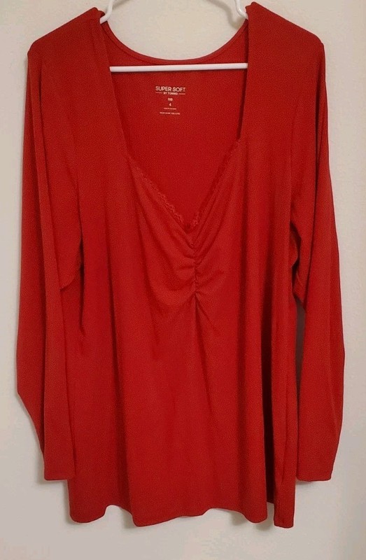 Torrid Size 4 Women's Red Long Sleeve Super Soft Rib Shirt  Romantic Flirty 