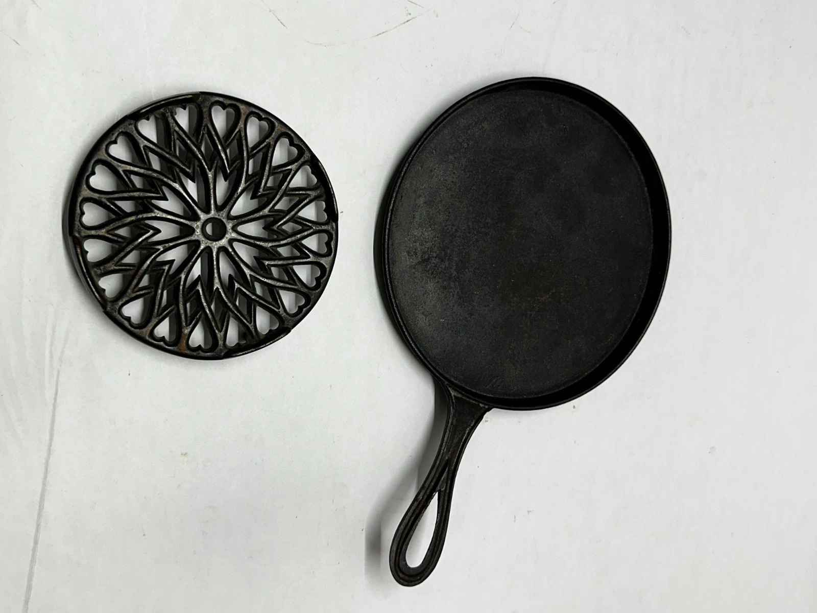 Early Cast Iron Skillet Pan Griddle #7 8-inches w/ Gate Mark, Heat Ring + Trivet