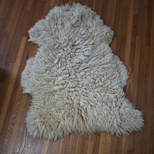 Vintage 100% Genuine Sheepskin Fluffy Fur Rug 43" long by 34" Wide Natural hide