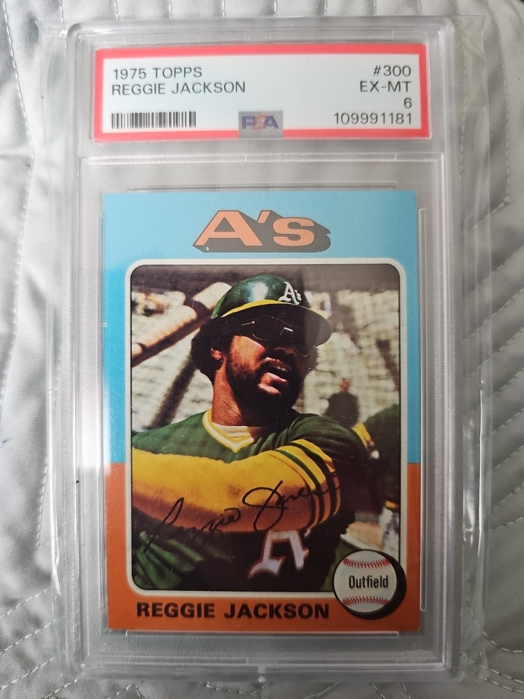1975 Topps #300 Reggie Jackson EX-MT PSA 6