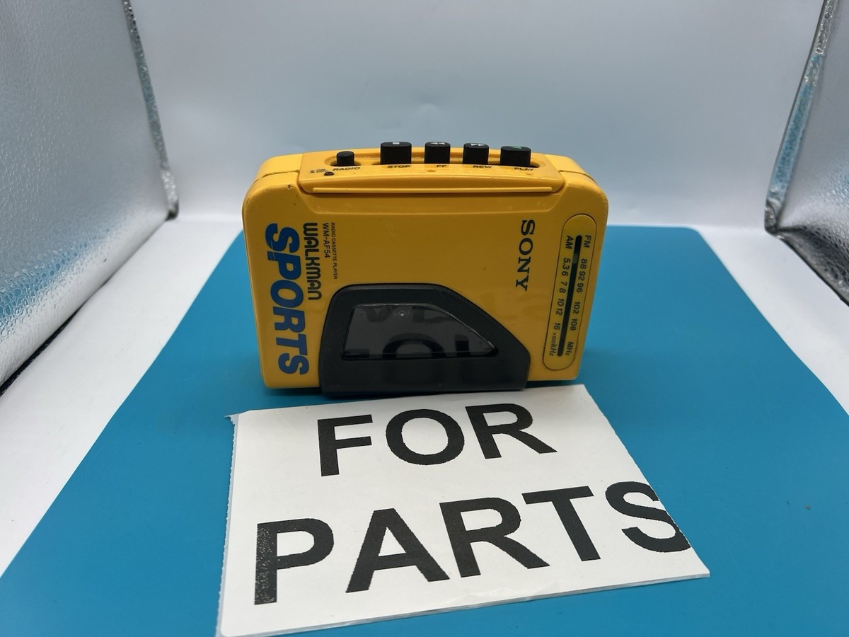 Vintage Sony Sports Walkman WM-AF54 AM/FM Radio Cassette. Free