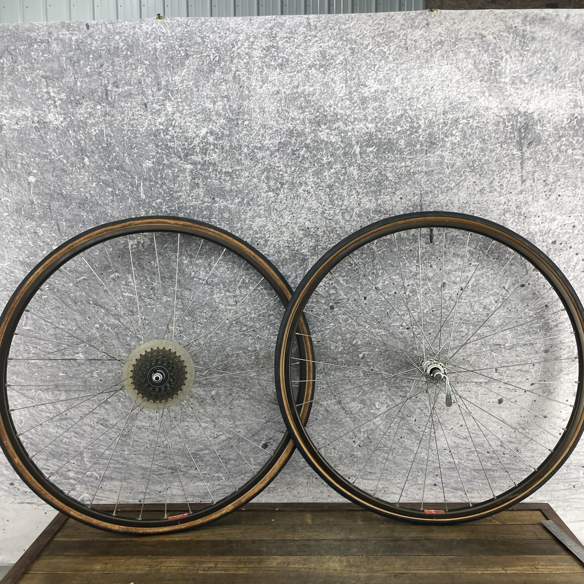 Vintage Araya 700C Road Bike Wheelset Bronze Sansin 36h 126mm