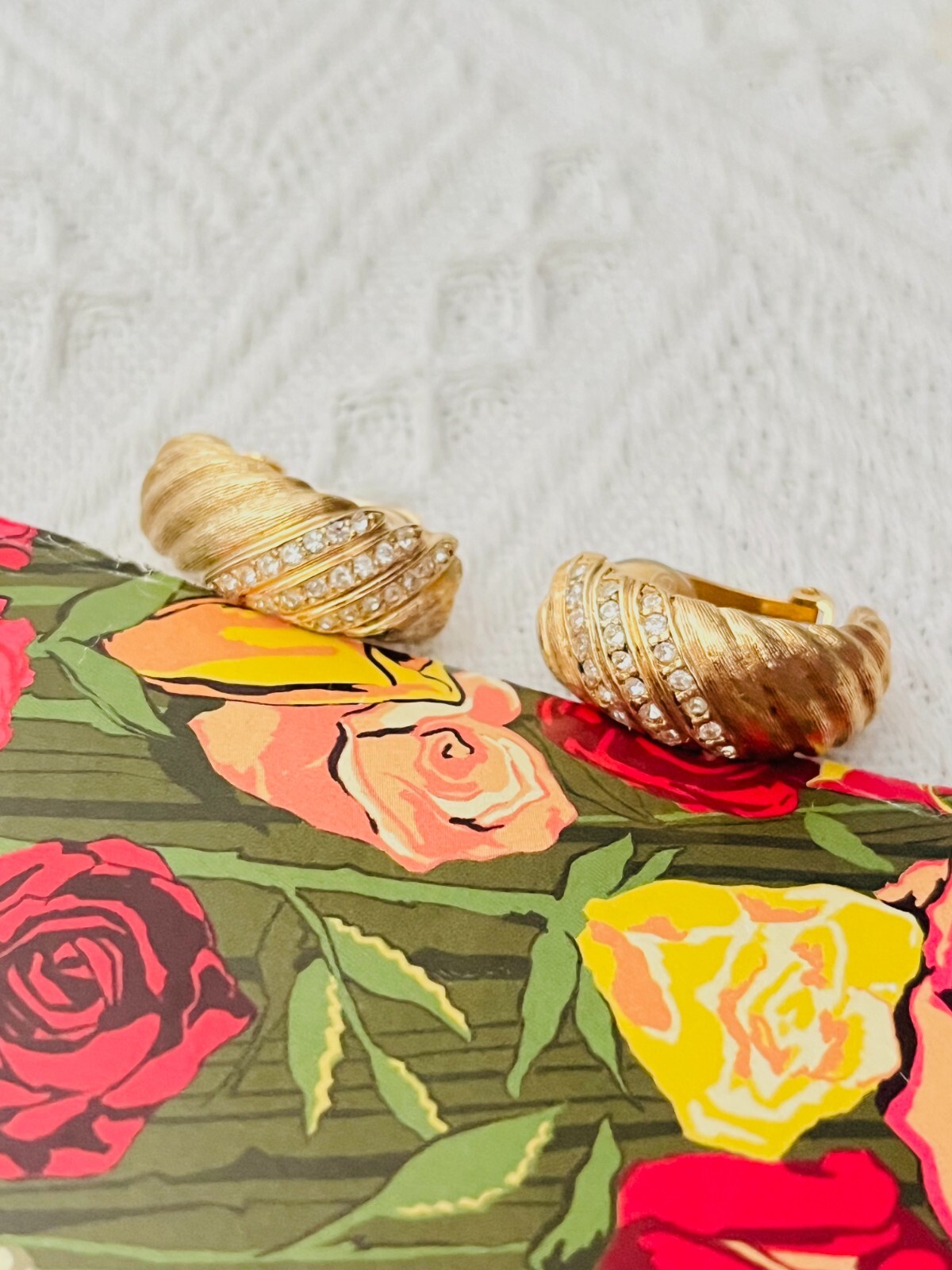 Orecchini Christian Dior vintage anni 80 trio fila cristalli raso demi cupola cerchio